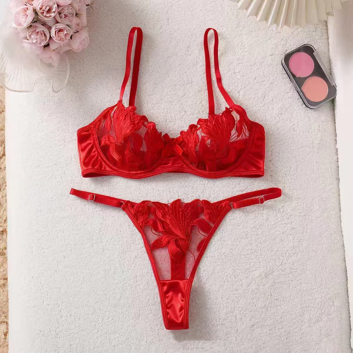 Fresh and delicate floral embroidered lingerie