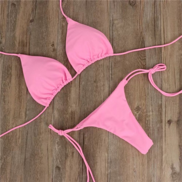 Bikini swimsuit, a three-piece set with seductive and sexy adjustable straps.