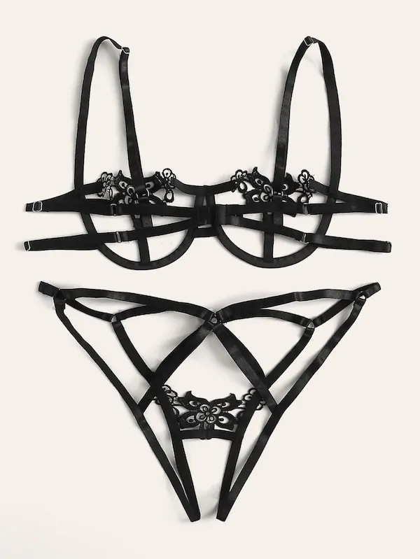 Sexy women's lingerie set with steel ring and straps