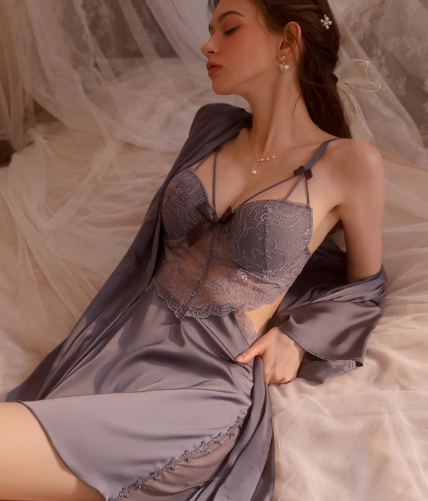 Women's Silk-like Lace Backless Chemise  Sexy & High-End Sleepwear