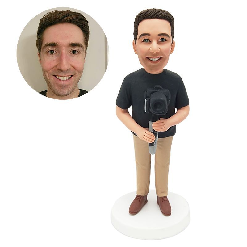 personalized bobble head photographer holding a camera