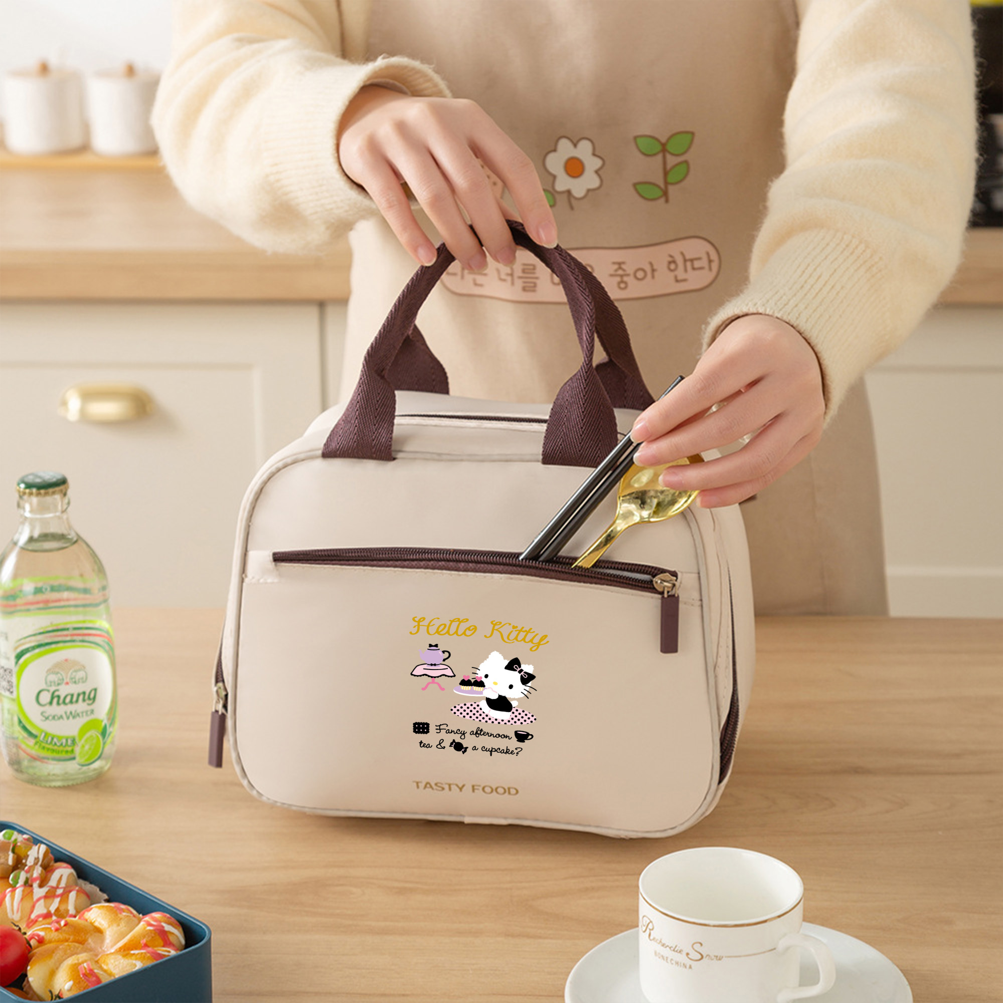 Hello Kitty insulated lunch bag