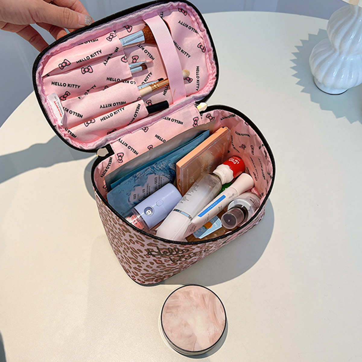 Hello Kitty Pink Leopard Pattern Handheld Makeup Bag (Wild Sweet Girl Series)