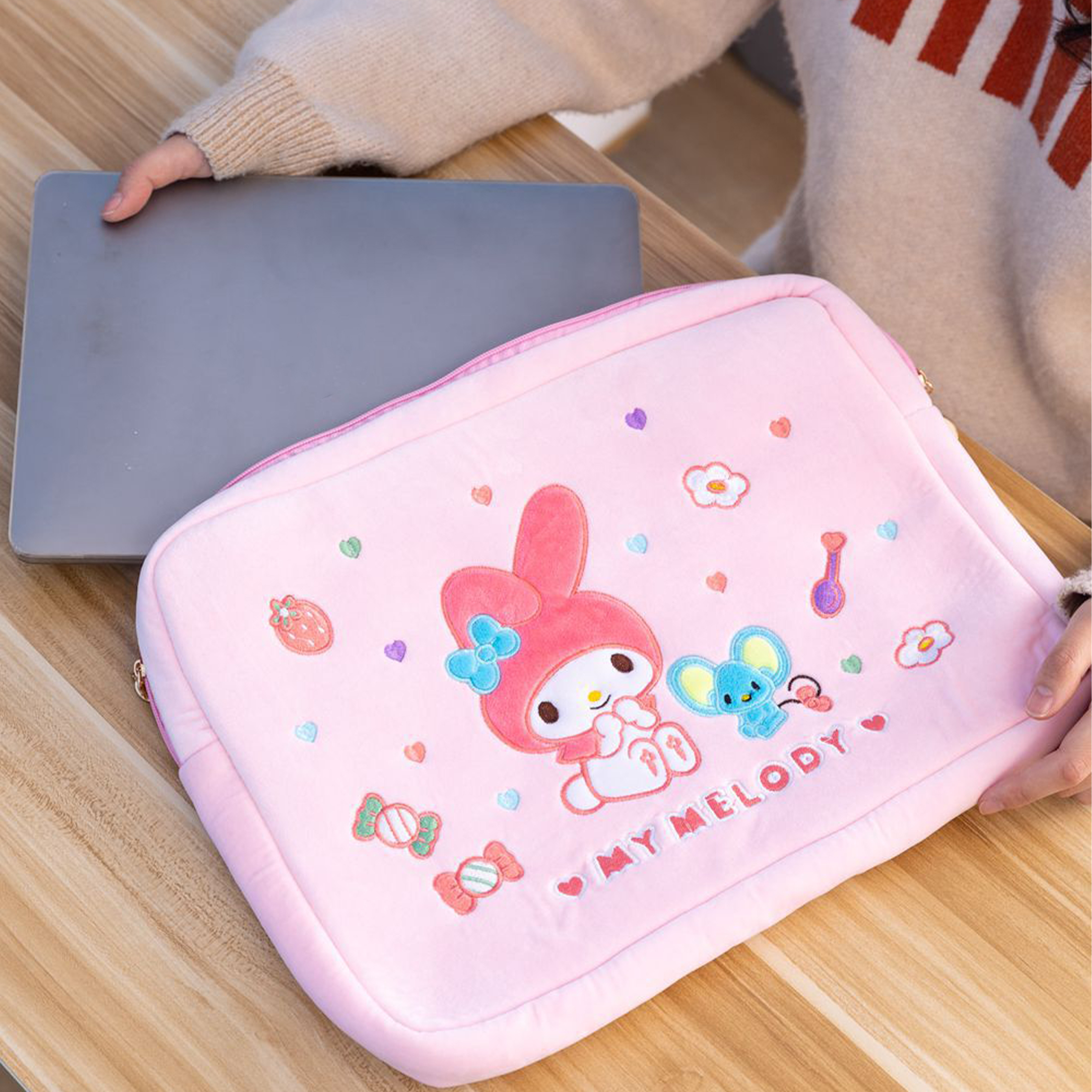 (Brand Authorized)Sanrio Girl's Tablet Bag