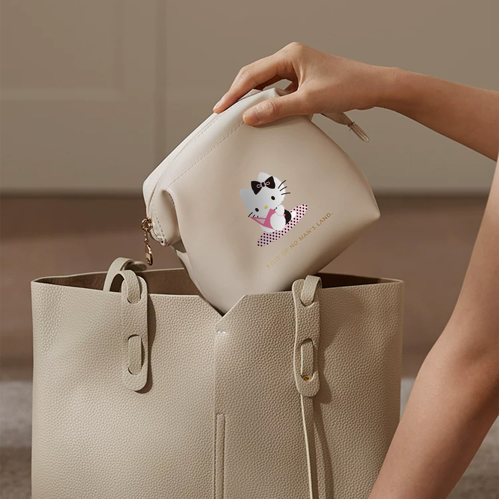 Kello Kitty Women's Makeup Bag