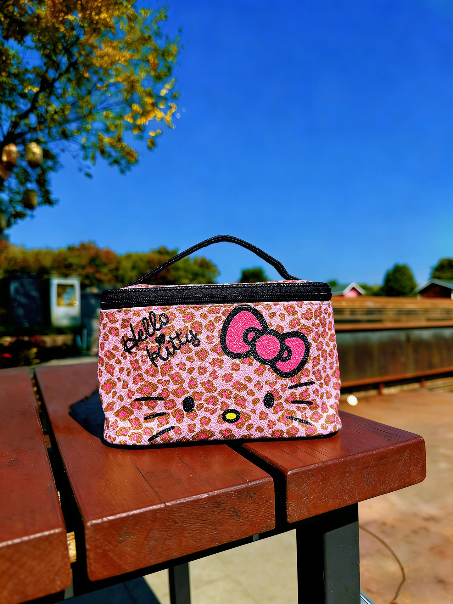 (Brand Authorized)Hello Kitty Leopard Print Makeup Bag Set