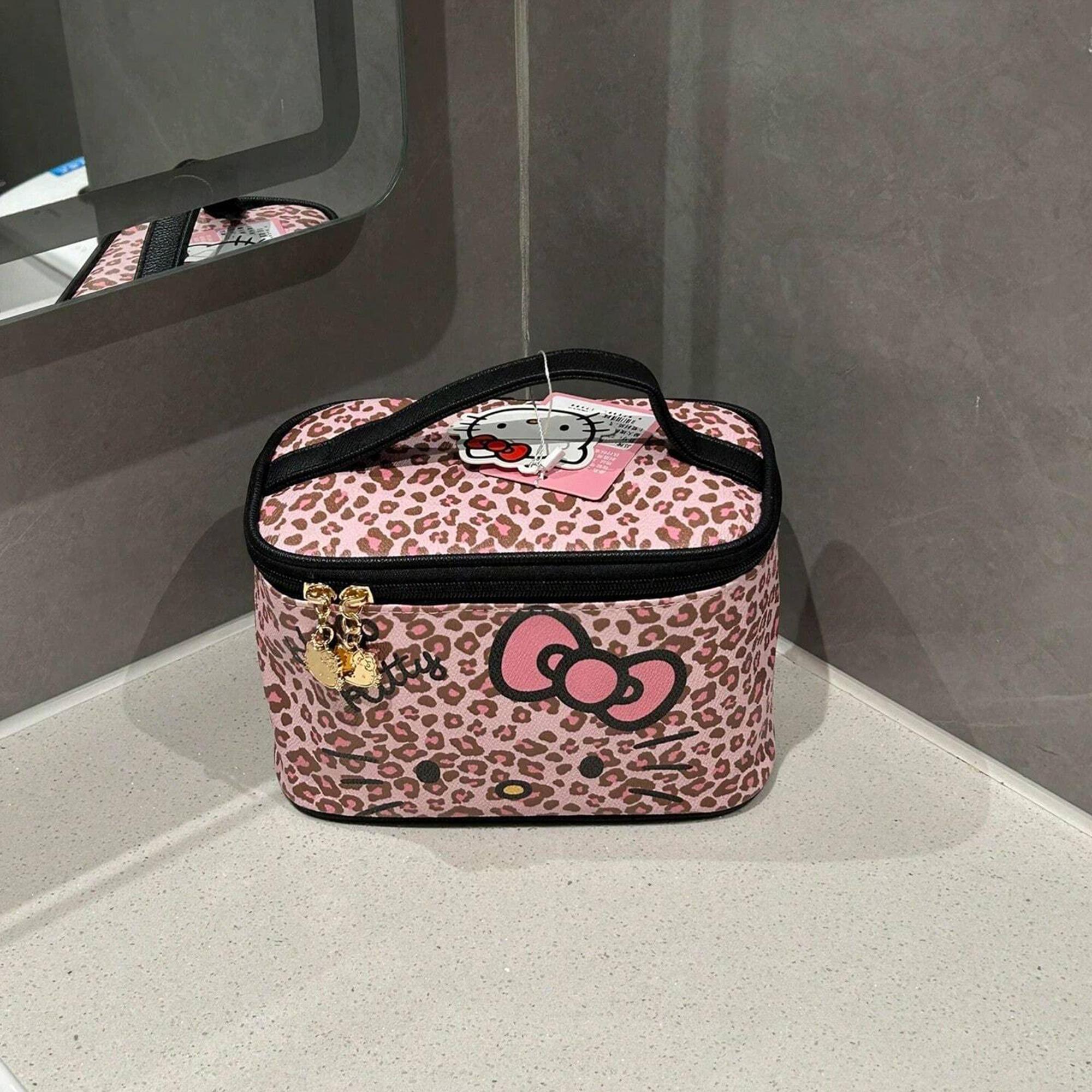 (Brand Authorized)Hello Kitty Leopard Print Makeup Bag Set