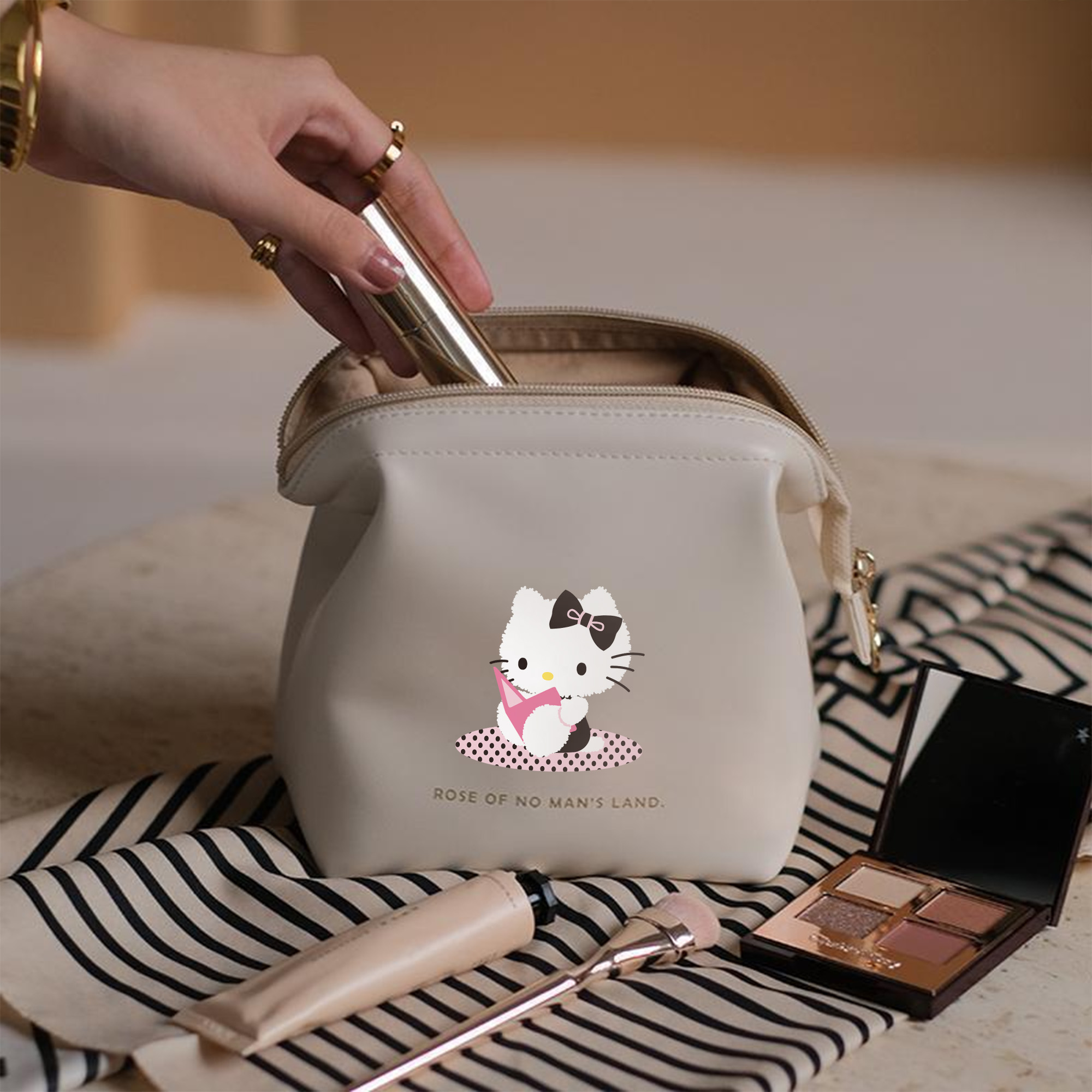 Kello Kitty Women's Makeup Bag