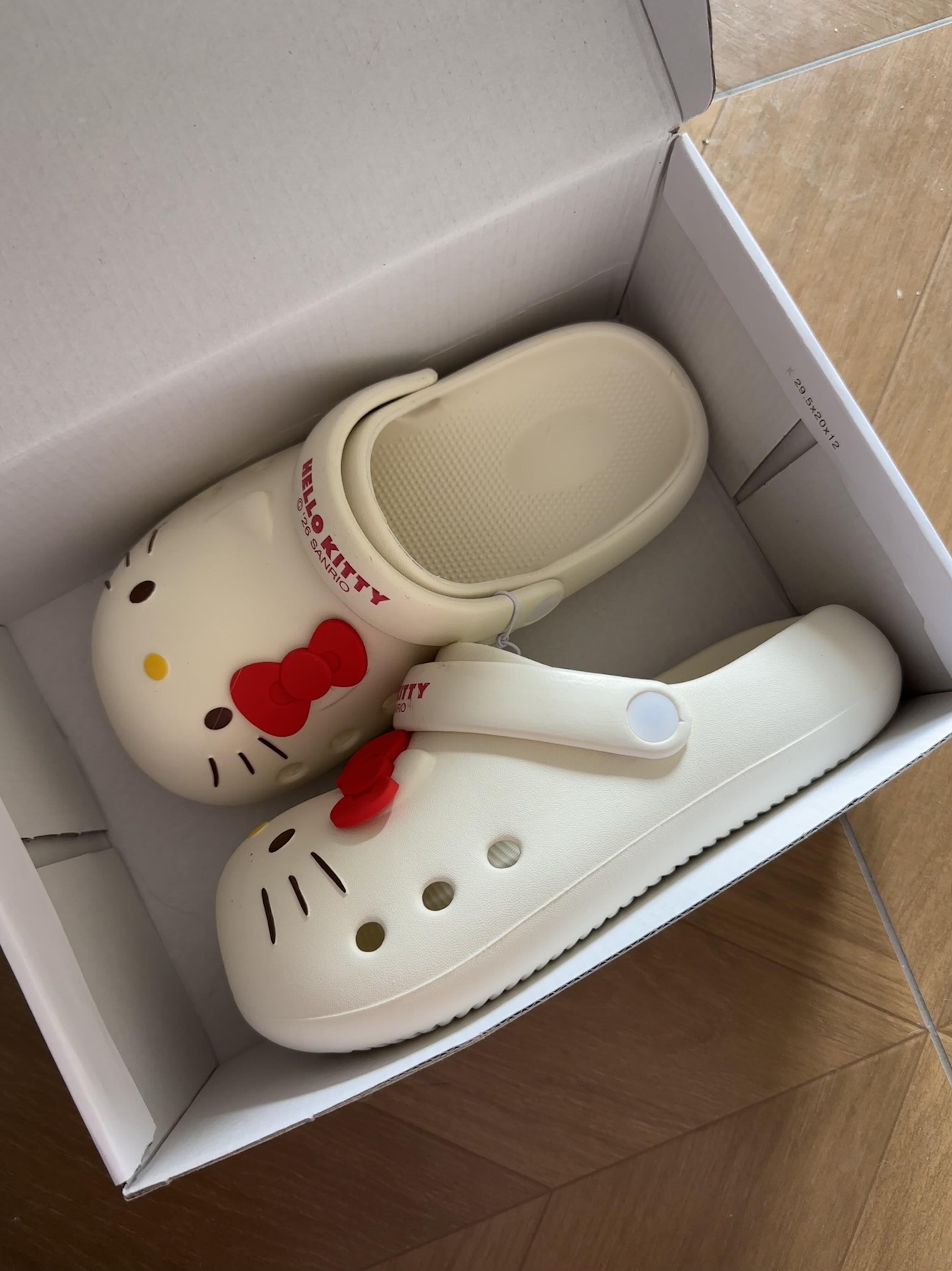 Hello Kitty Clogs Slip on Water Shoes Casual Summer Sandals