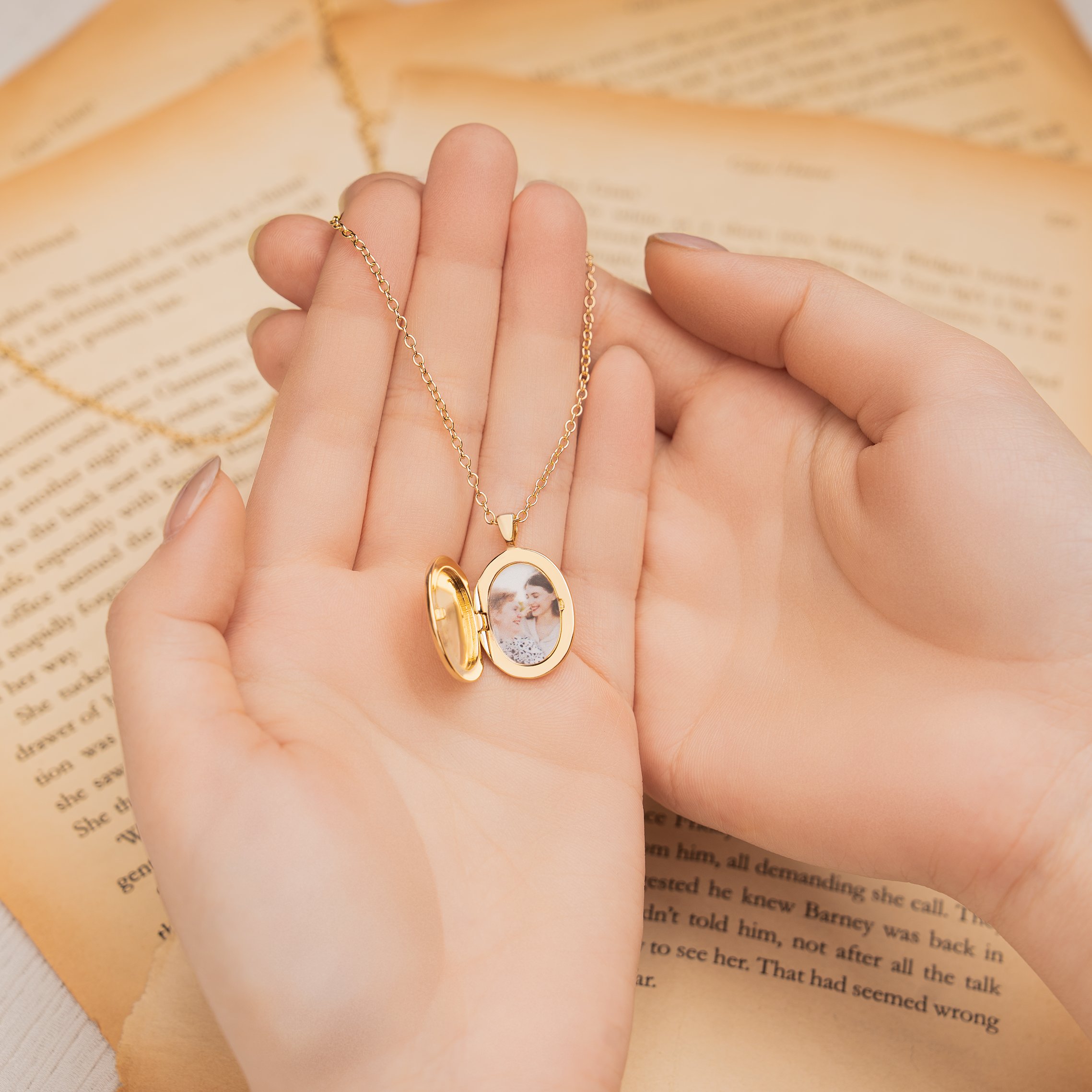 Personalised Birth Flower Photo Locket Necklace for Him/Her