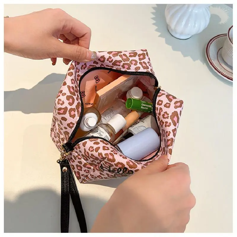 Hello Kitty Pink Leopard Pattern Storage Bag (Wild Sweet Girl Series)