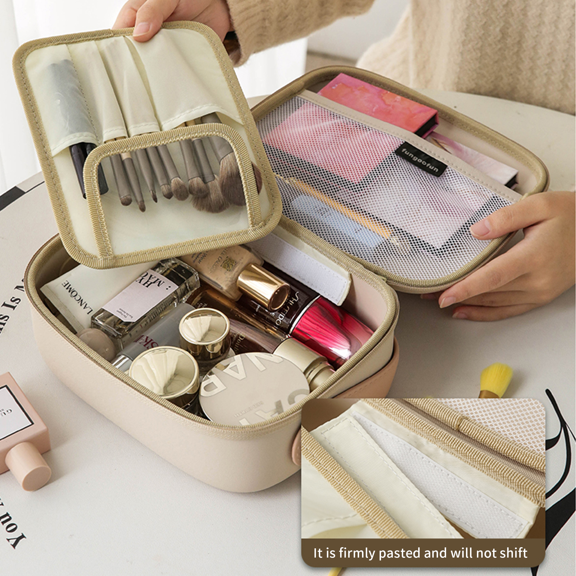 Zaloraros x Hello Kitty Large Capacity Travel Makeup Bag (Classic Heart Bow Series)