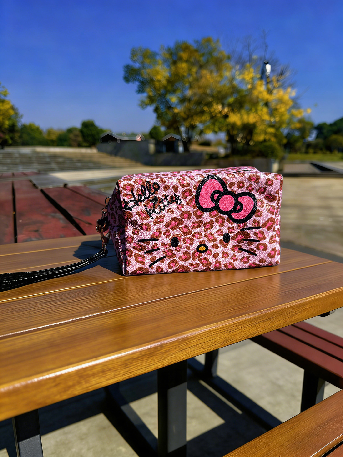 (Brand Authorized)Hello Kitty Leopard Print Makeup Bag Set
