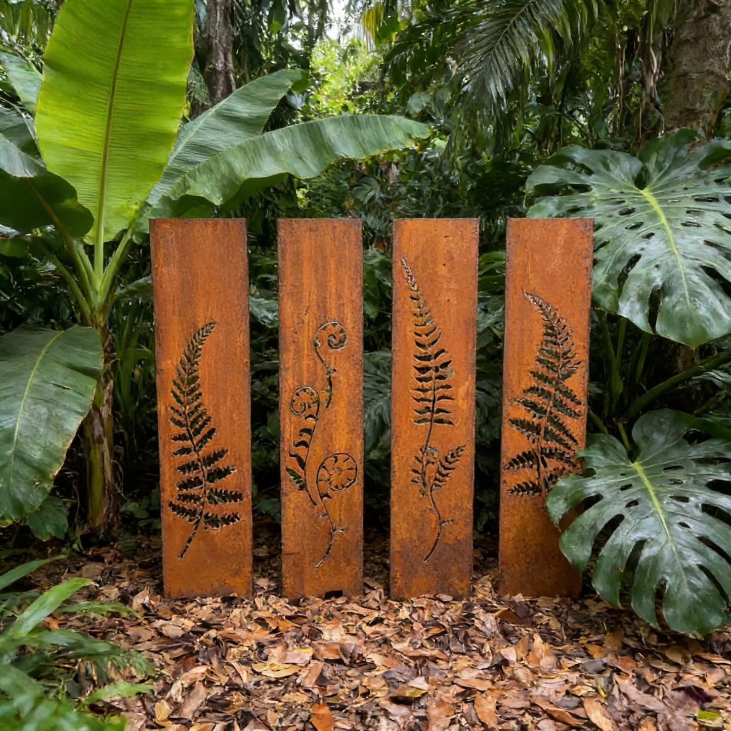 Hand-Welded Rustic Elegant Iron Fern Panel Privacy Screen - 4 Pcs