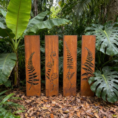 Hand-Welded Rustic Elegant Iron Fern Panel Privacy Screen - 4 Pcs