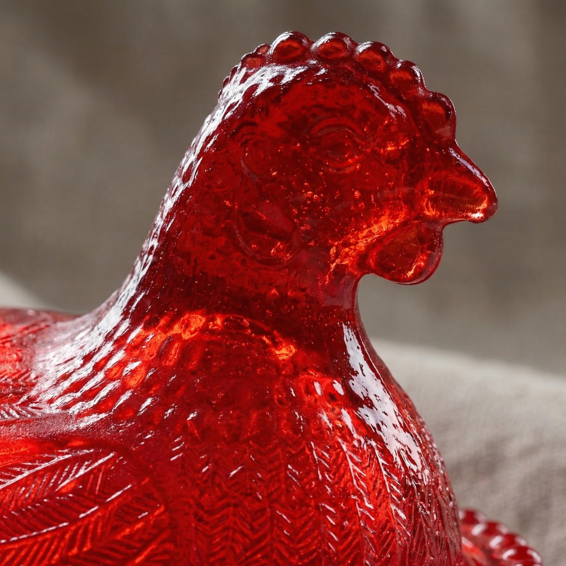 Elegant And Durable Chicken-Shaped Crystal Glass Storage Jar