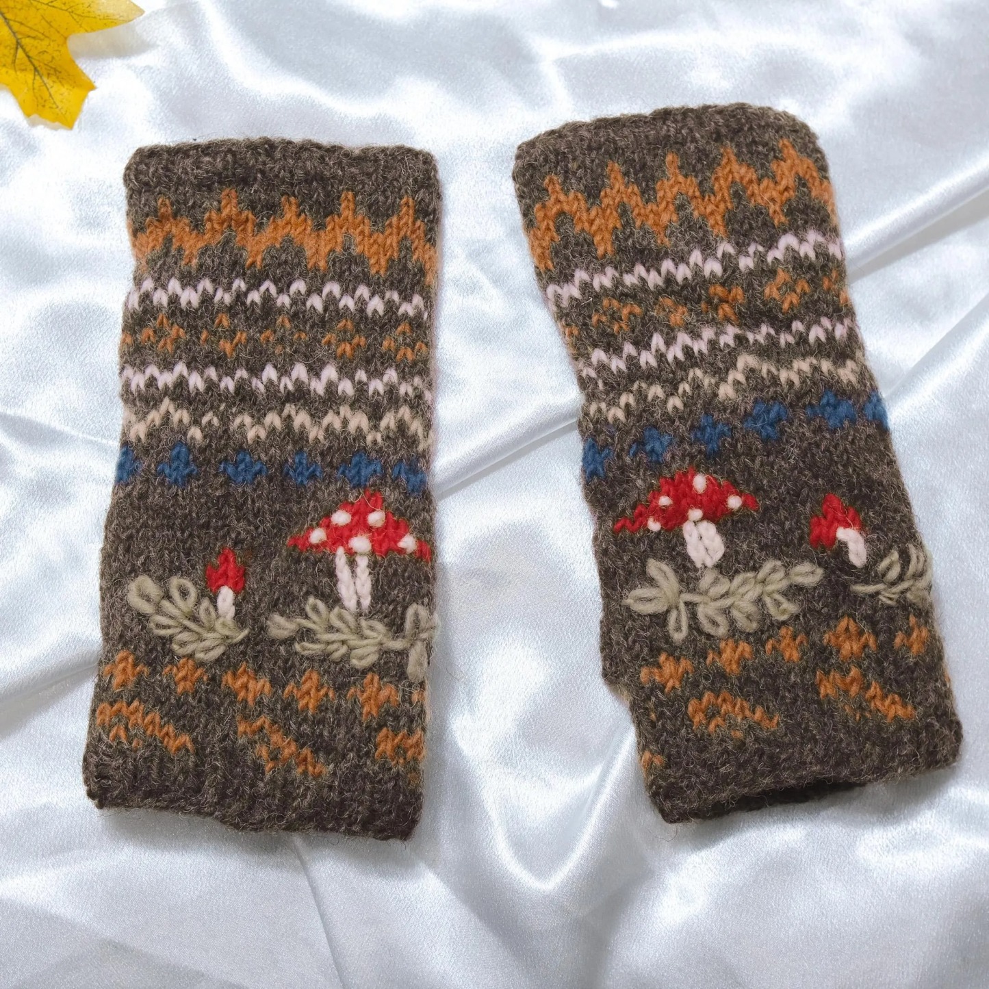 Mushroom Knitted Woolen Handwarmer with Fleece Lining