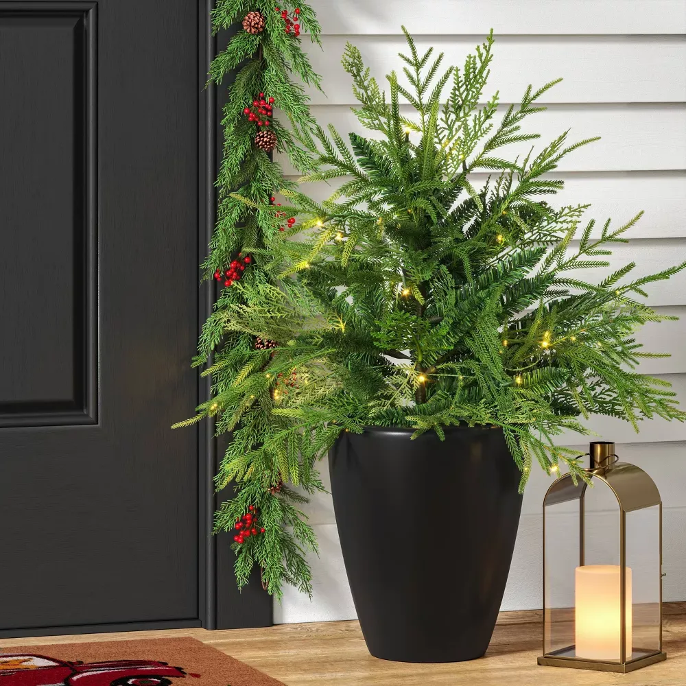 Pre-Lit Christmas Mixed Artificial Flocked Greenery with Ground Stake