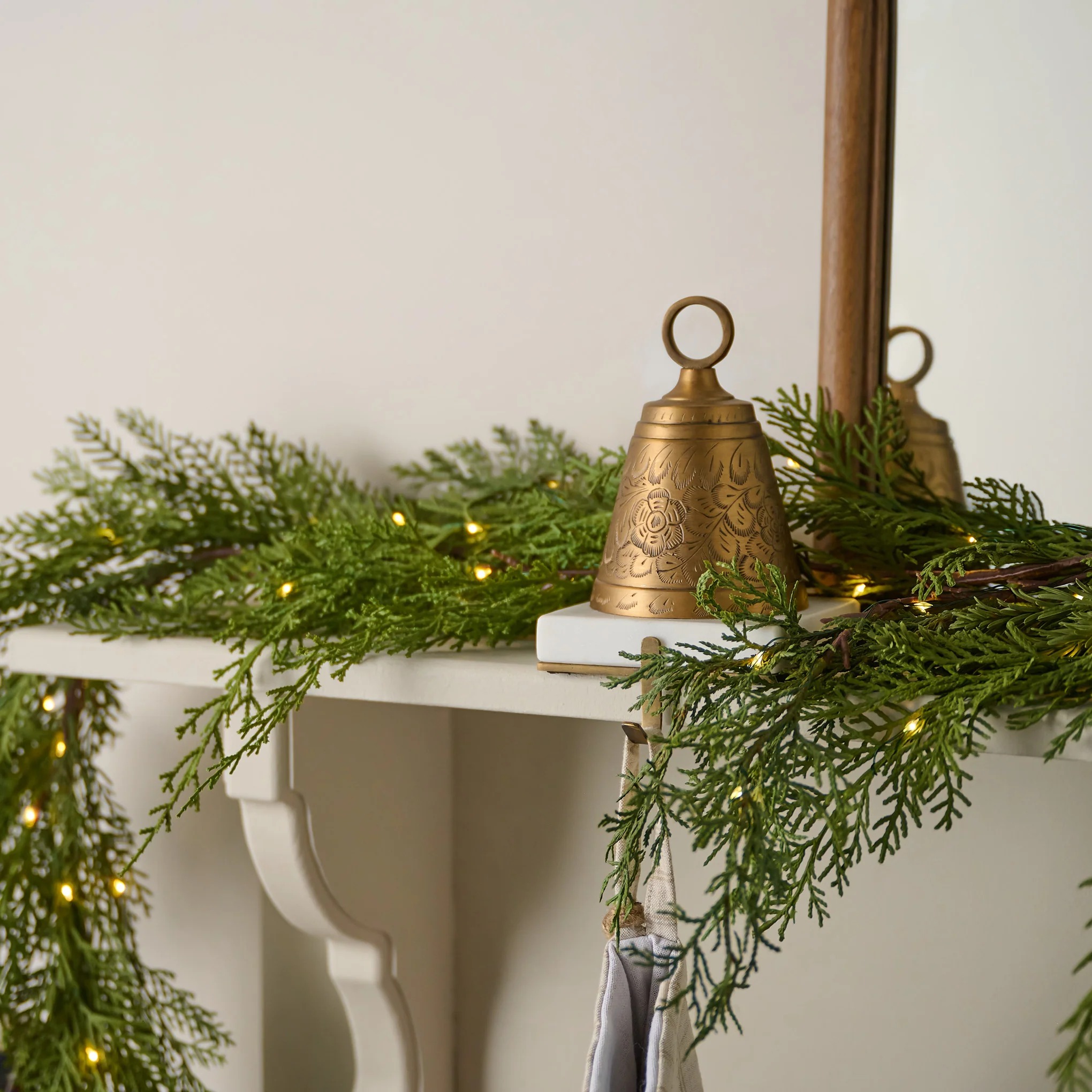 Pre-lit Garland