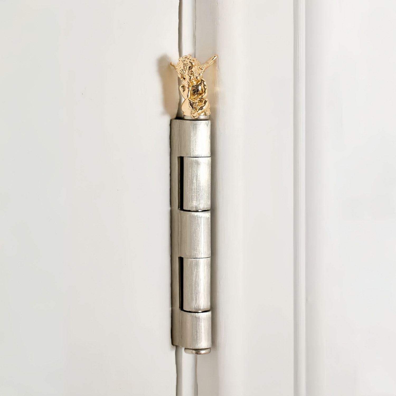 Charmed Door Head Hinge Magnet