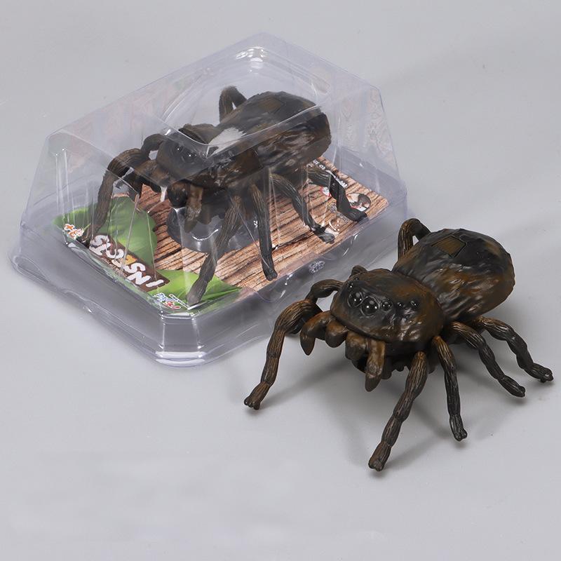 Lifelike Wind-up Insect Toys- Realistic Crawling Beetles, Ladybugs & Bees for Kids' Educational Play