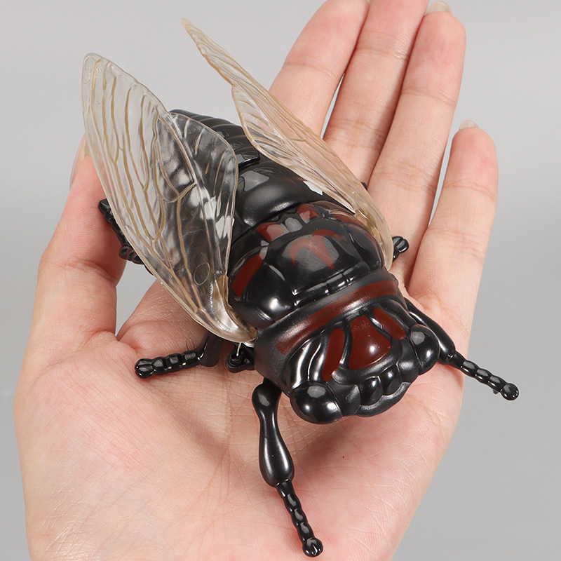 Lifelike Wind-up Insect Toys- Realistic Crawling Beetles, Ladybugs & Bees for Kids' Educational Play