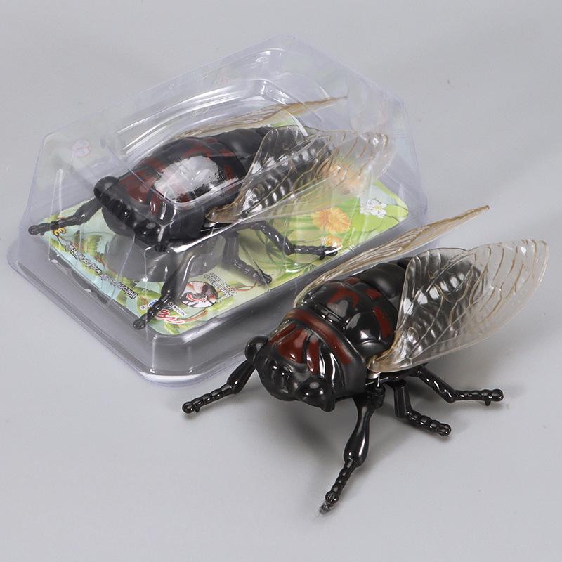 Lifelike Wind-up Insect Toys- Realistic Crawling Beetles, Ladybugs & Bees for Kids' Educational Play