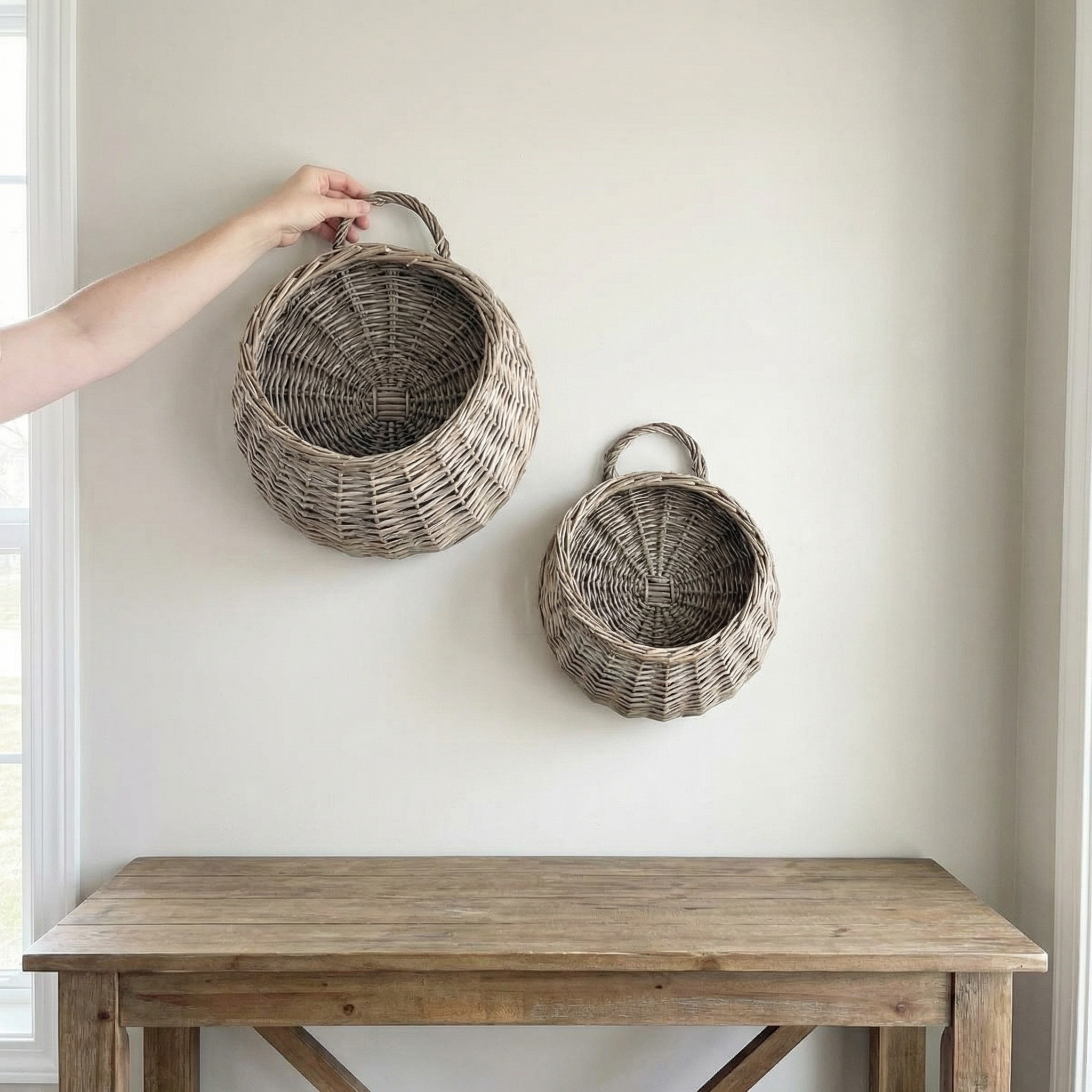 Set of 2 Round Wall Hanging Baskets