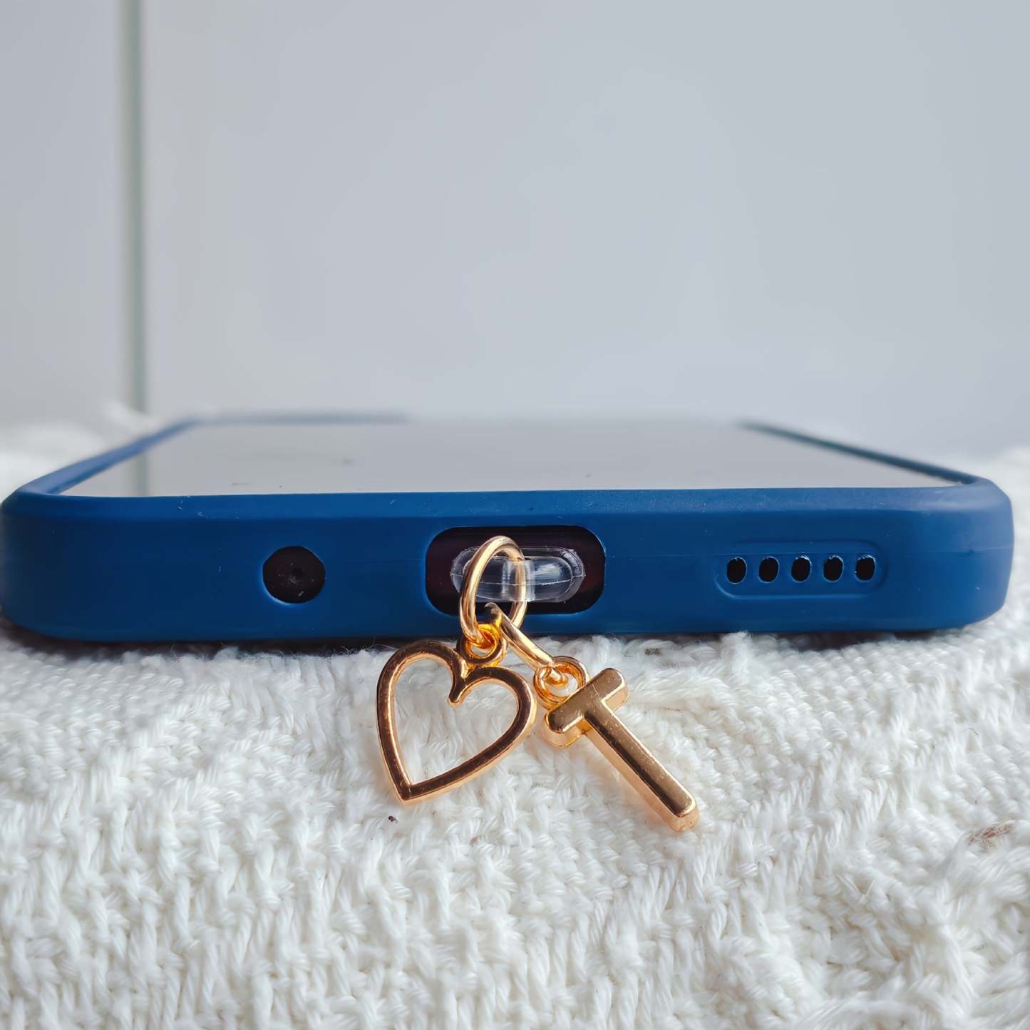 ⏰$9.99 ONLY ONE DAY🔥A-Z Letter Pendant Stylish Heart-Shaped Charging Port Dust Cover