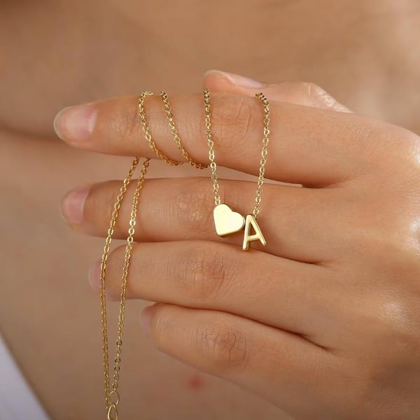 🔥🔥Tiny Initial Necklaces Golden Heart Letter A-Z