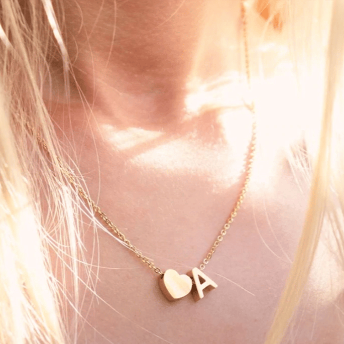 🔥🔥Tiny Initial Necklaces Golden Heart Letter A-Z