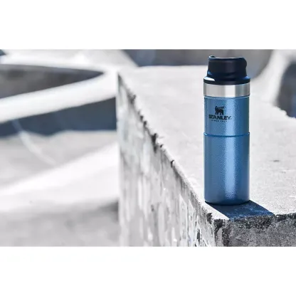 Stakhjgnley Classic Trigger Action 16 oz Travel Mug