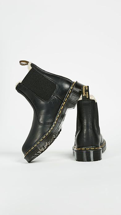 Dr. Markhjgtens 2976 Chelsea Boots