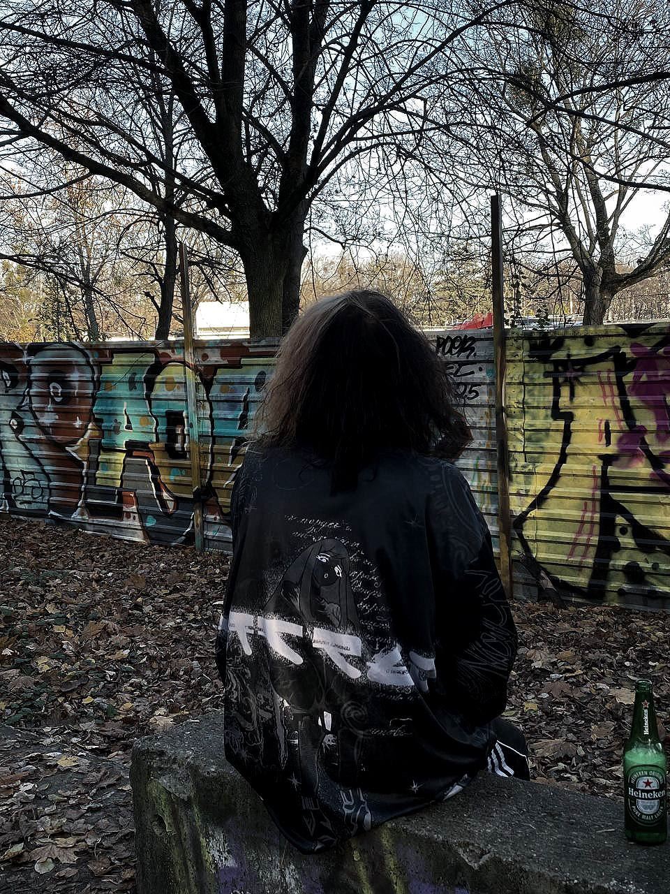 "Monster" black jersey