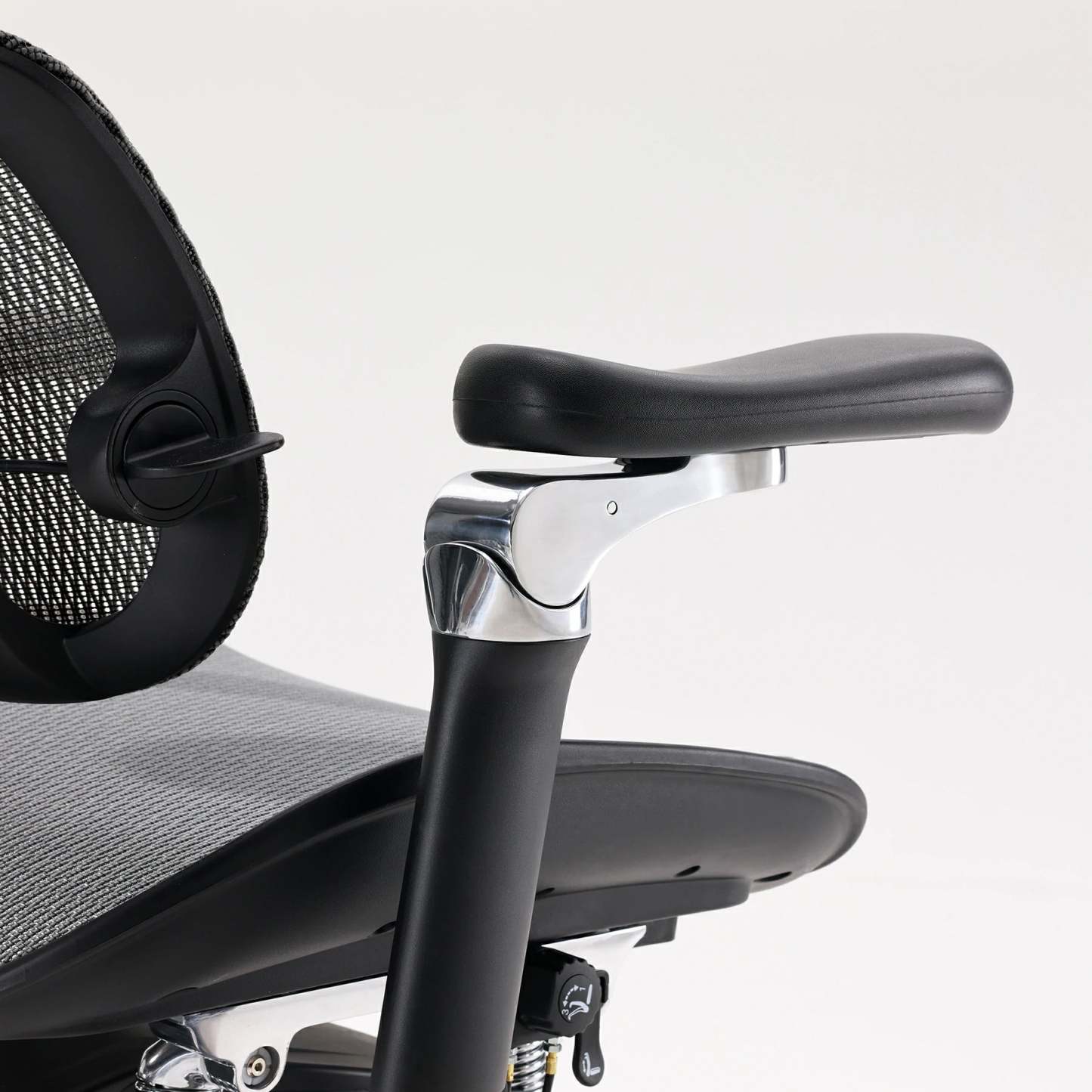 S300 "Gravity-Defying" Ergonomic Chair