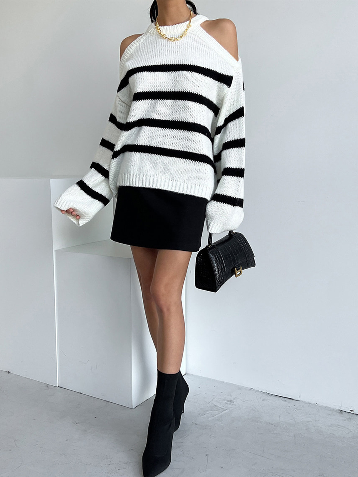 Women's Round Neck Hollow Off-Shoulder Striped Sweater