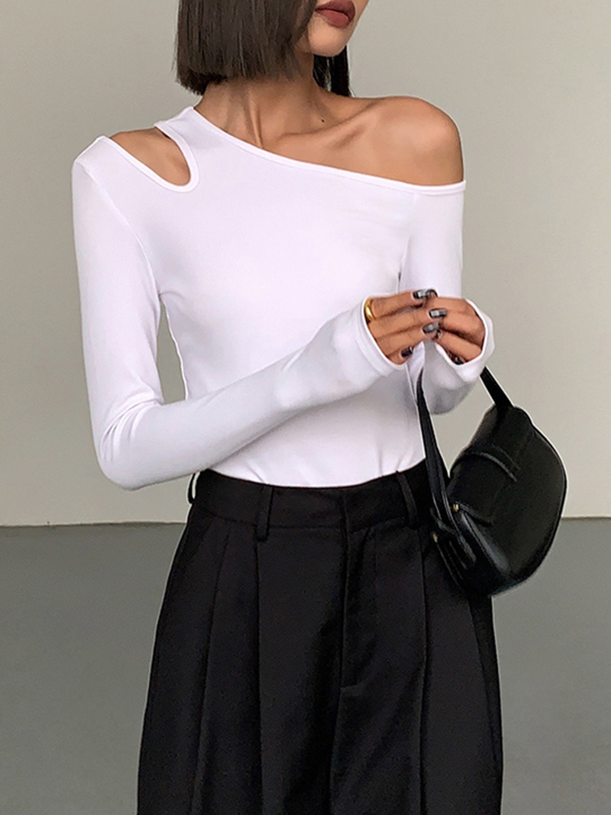 Off-shoulder Long Sleeved Tight T-shirt