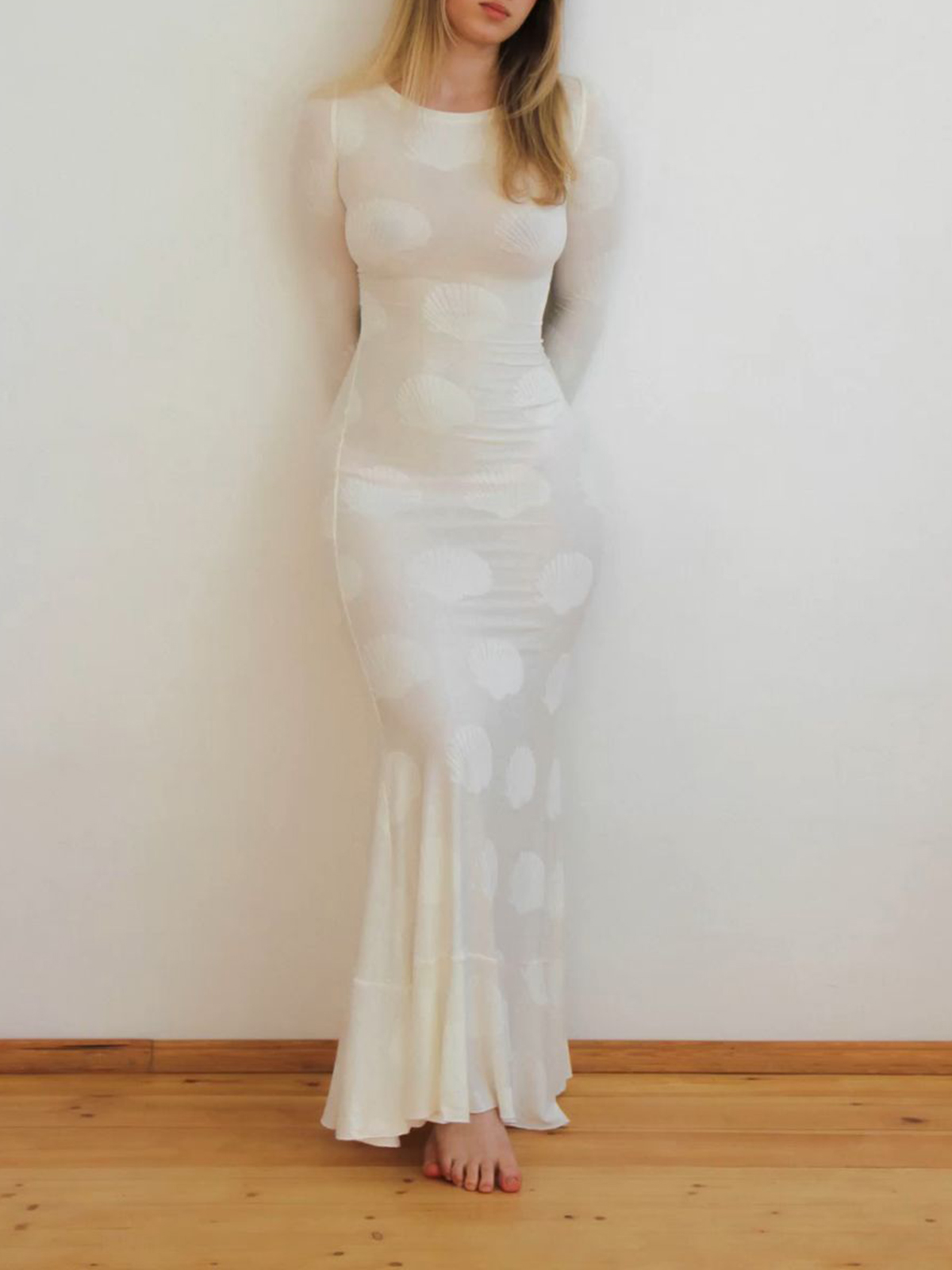 Women's Backless Shell Print Maxi Dress