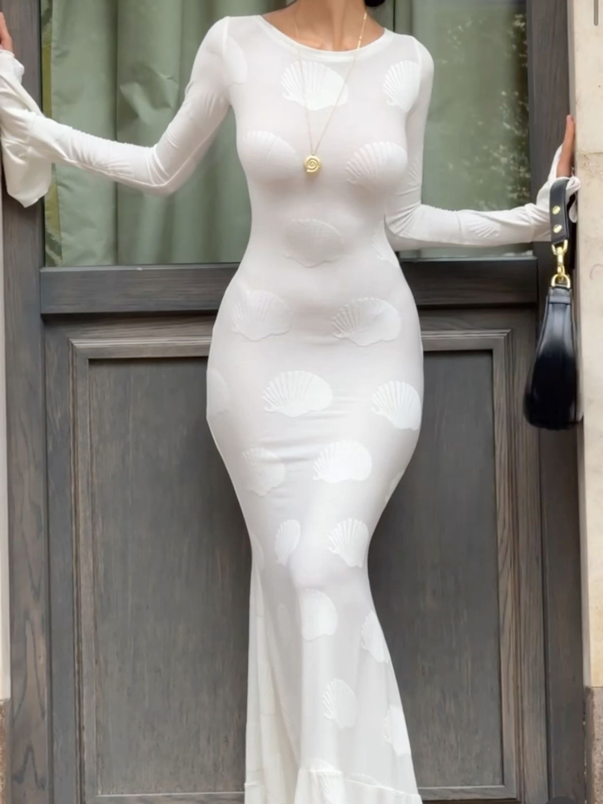 Women's Backless Shell Print Maxi Dress