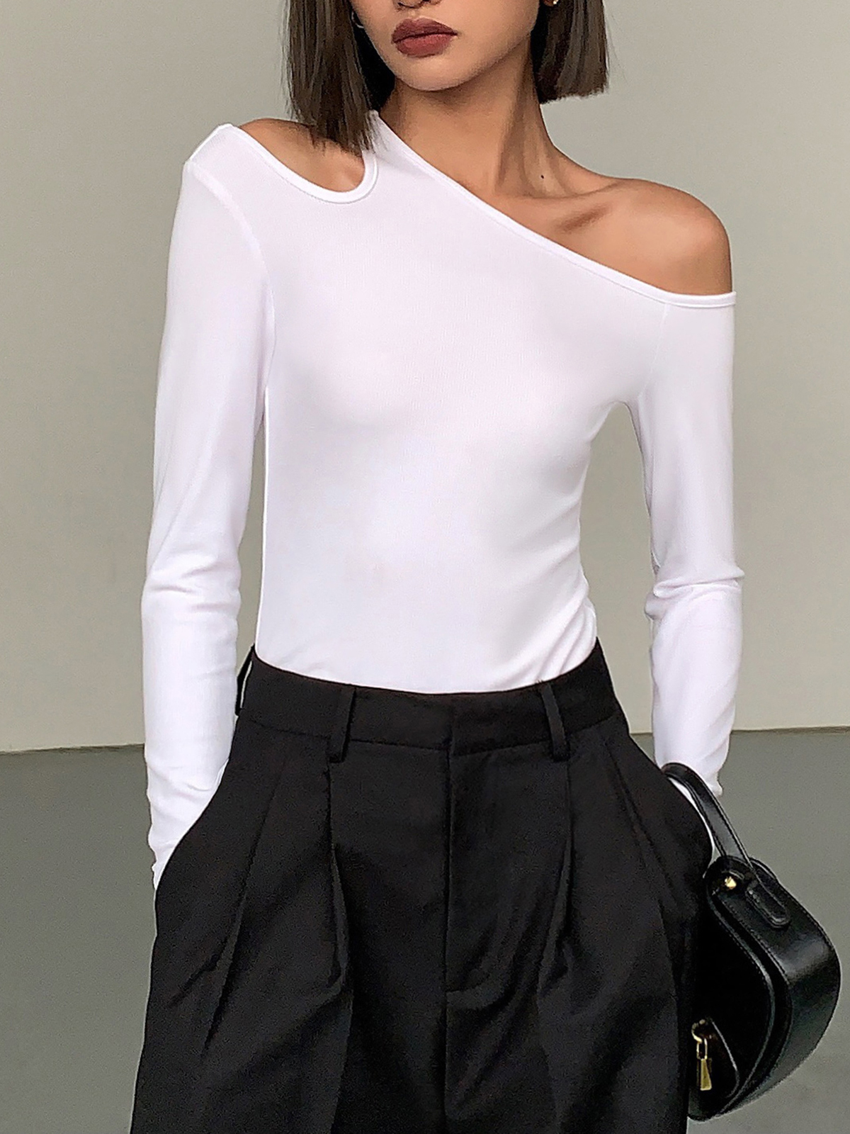 Off-shoulder Long Sleeved Tight T-shirt