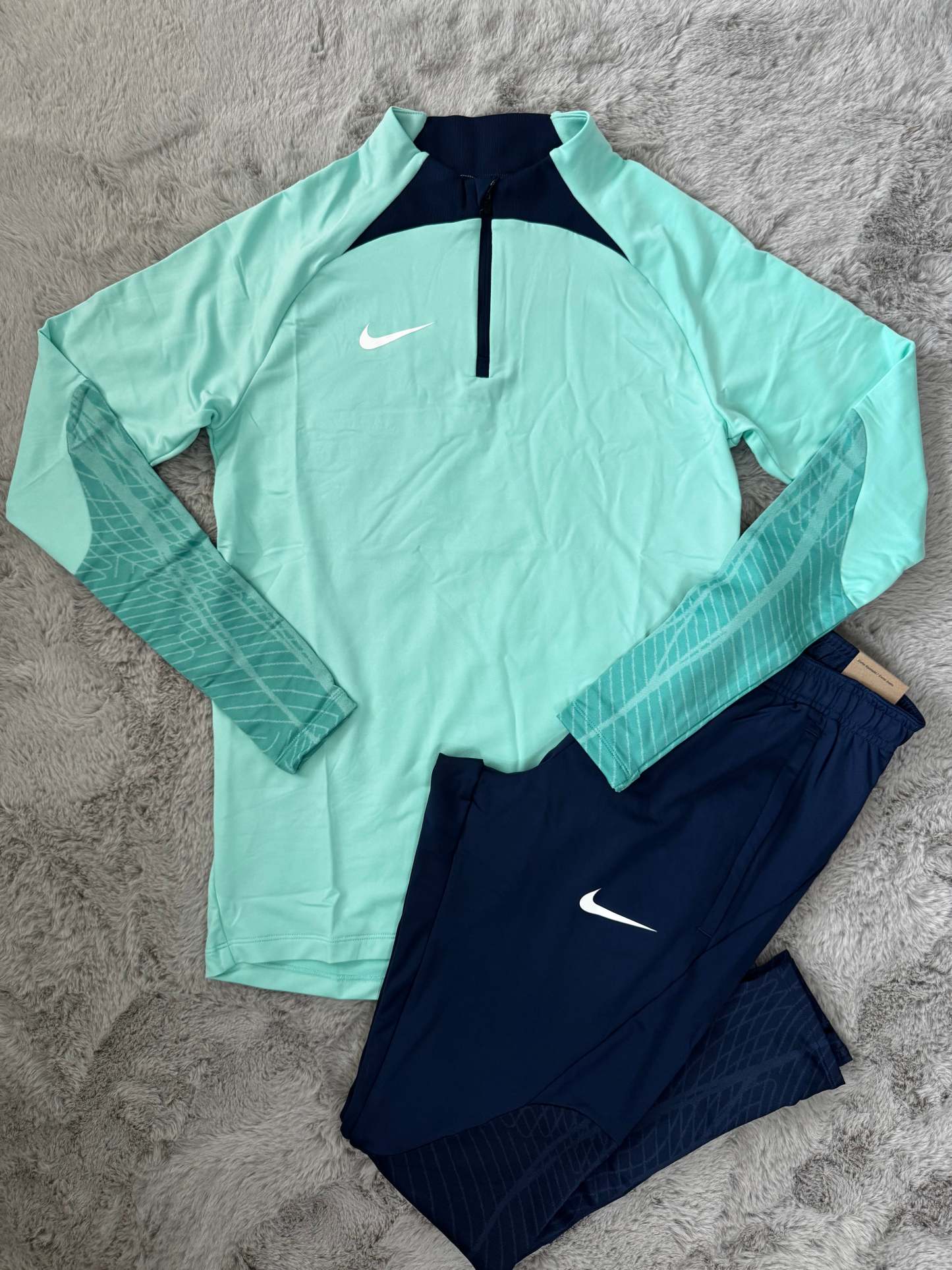DRI-FIT STRIKE 4 PIECE SET - HYPER TURQUOISE/TEAL/NAVY