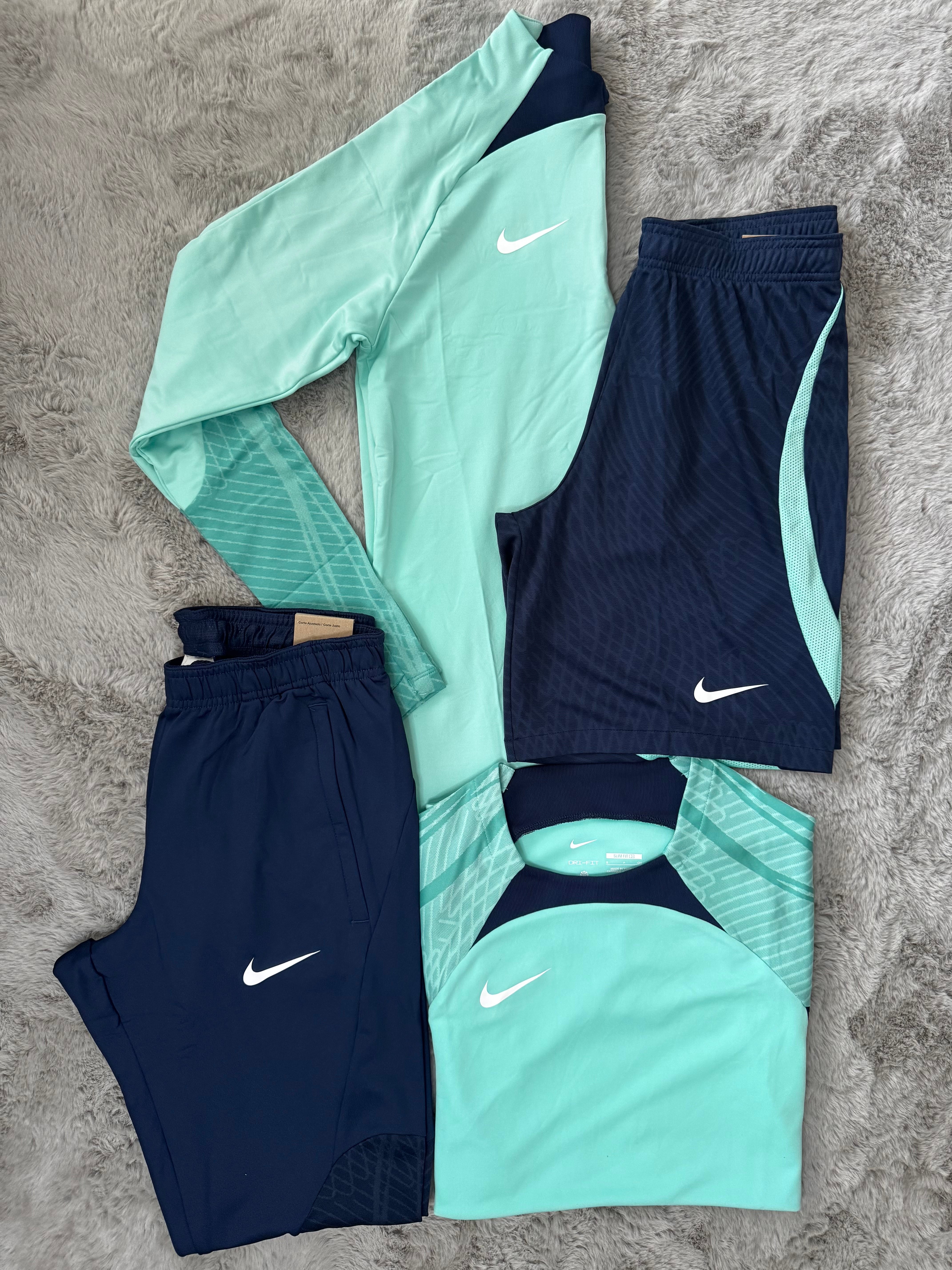 DRI-FIT STRIKE 4 PIECE SET - HYPER TURQUOISE/TEAL/NAVY