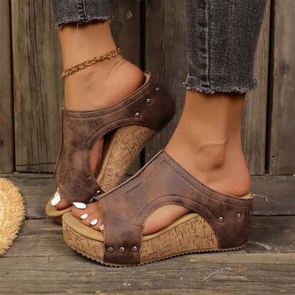 Sofia Amoretti Slide Sandals with Cut-Out Design