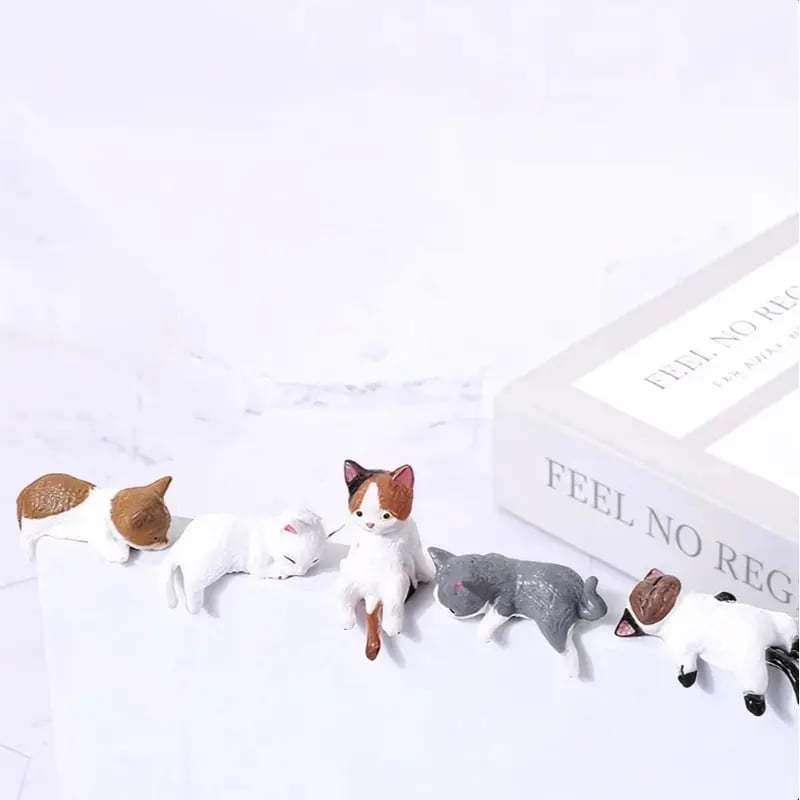 ⏰Flash Sale 49% OFF🔥 Hand-Painted Mini Cat Desk Figurines – Set of 5 Cute Cartoon Kitty Companions