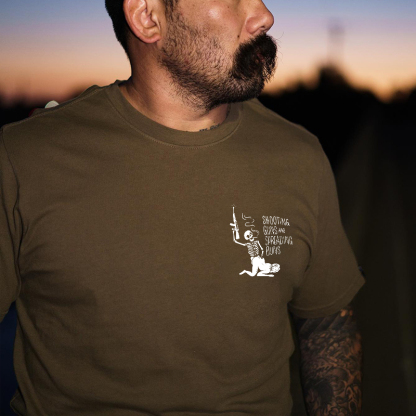 SHOOTING GUNS AND SPREADING BUNS Skull with Sexy Lady Print T-shirt