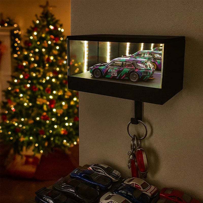 🎅 Infinity Garage Keychain