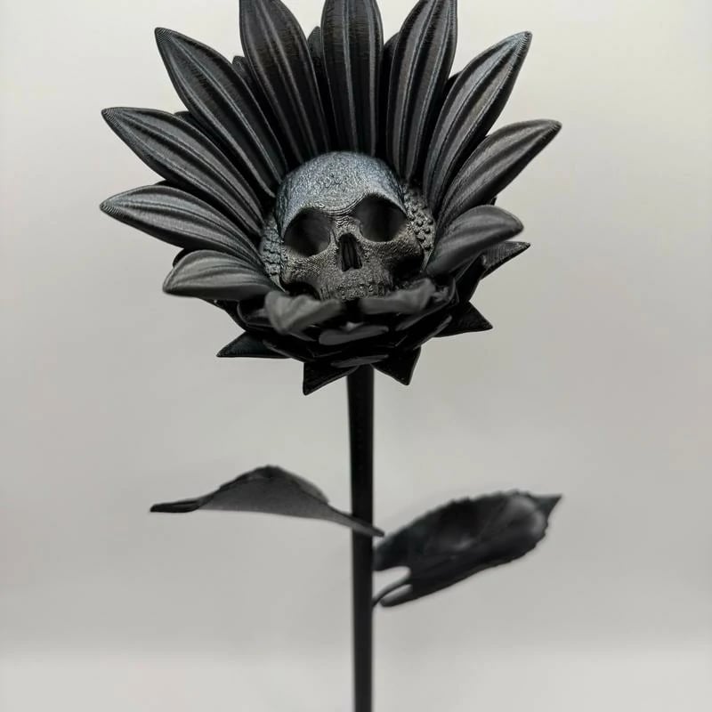 💀Forbidden Sunflower🌻 – Gothic Skull Bloom Decor