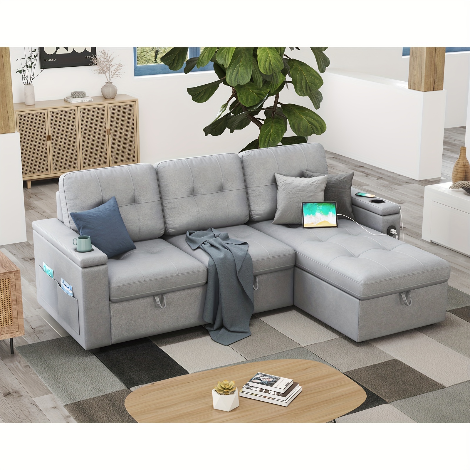 Sofá cama capitoné extra grande de 84" con almacenamiento - 2 puertos USB, portavasos, sillón reclinable en forma de L, estructura de madera maciza y estilo contemporáneo - Gris claro ----- Cojines