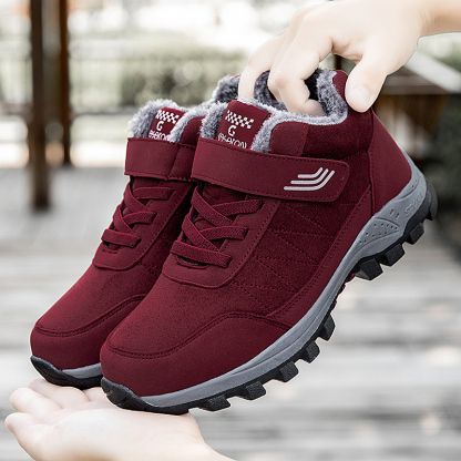 Pánska a dámska obuv