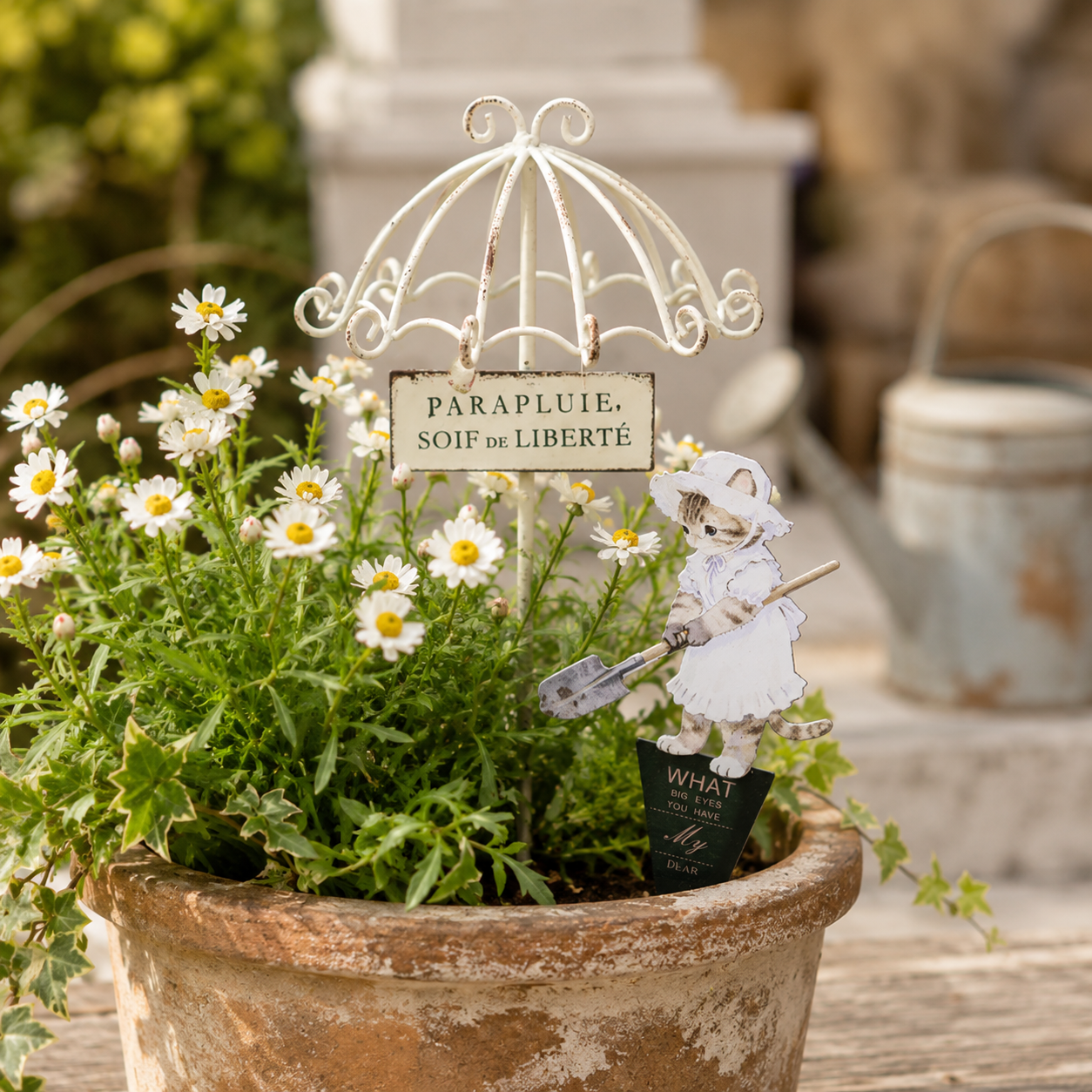 Vintage Garden Stake Decorations 🌼 Mini Umbrella with Cat & Bunny Planter Stakes